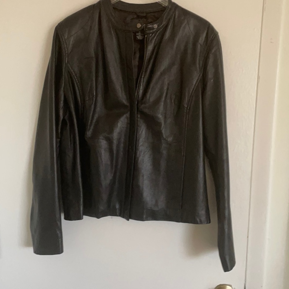 Leather jacket with pockets & zipper